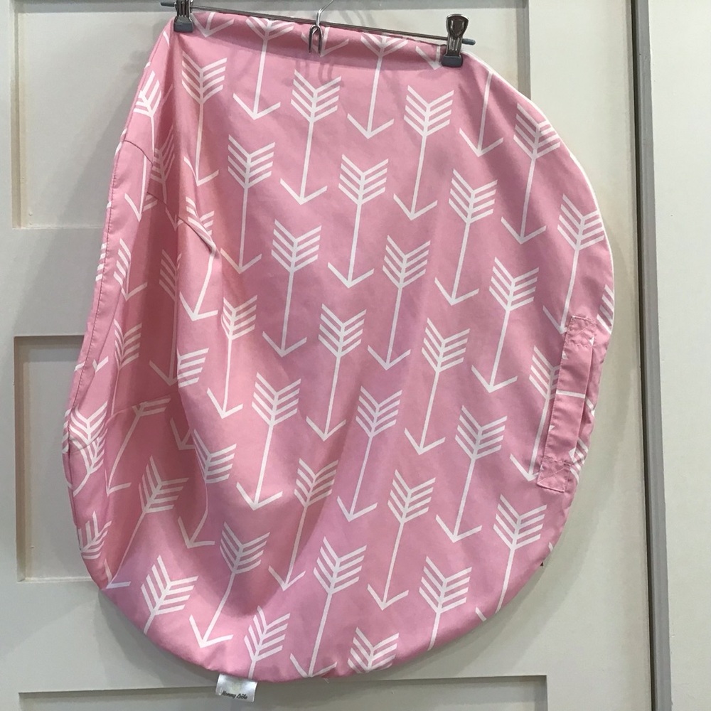 Infant Lounger Pink and White Arrow Cover
